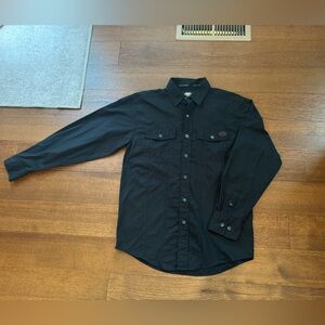 Harley Davidson long sleeve shirt with logo embroidery on the back.. size Small